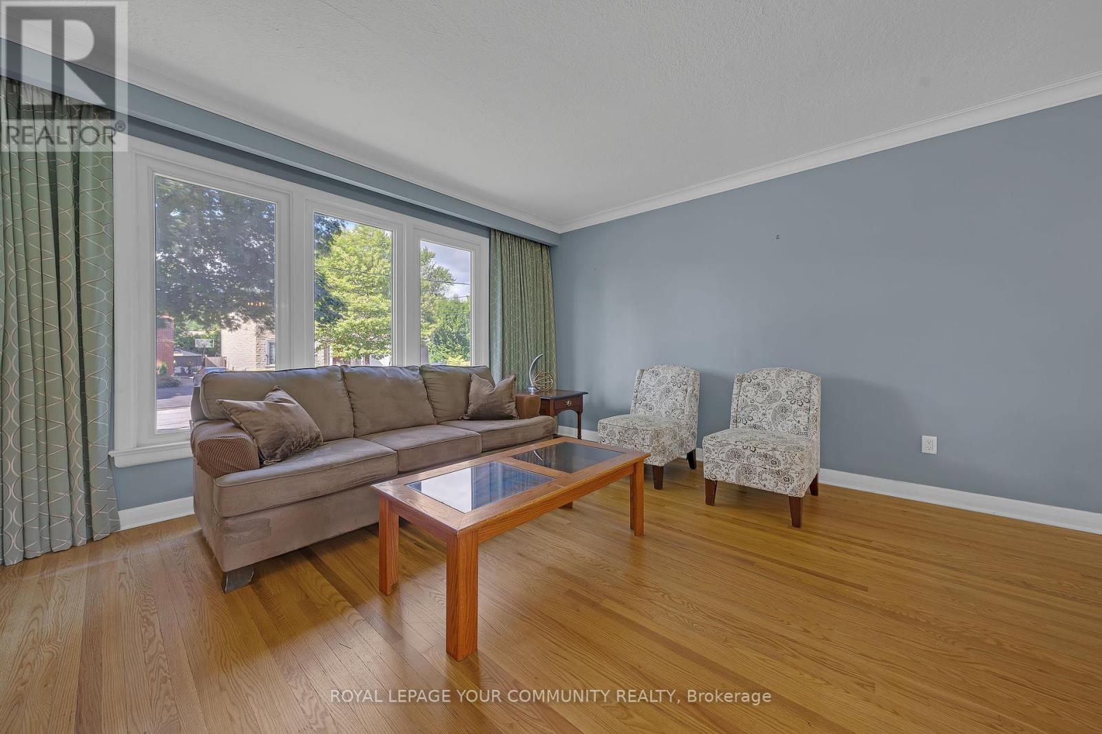 9 Theresa Avenue, Toronto, Ontario  M2M 1W4 - Photo 4 - C12371596