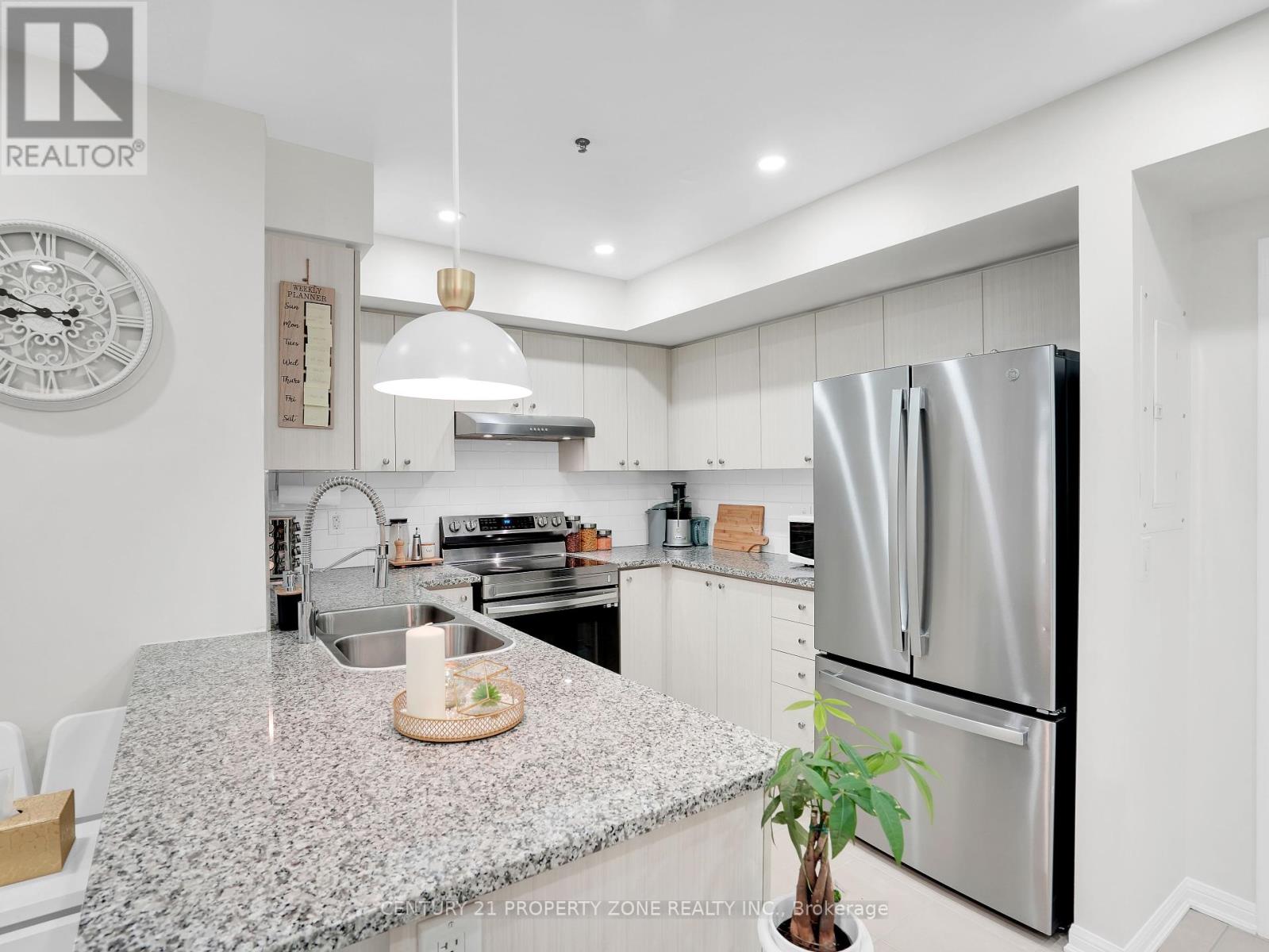 205 - 70 Baycliffe Crescent, Brampton, Ontario  L7A 0Z5 - Photo 5 - W12371618