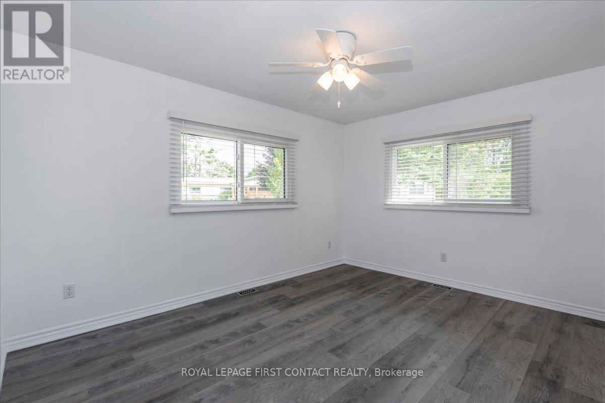 25 Hawthorne Drive, Innisfil, Ontario  L9S 1P1 - Photo 20 - N12371630