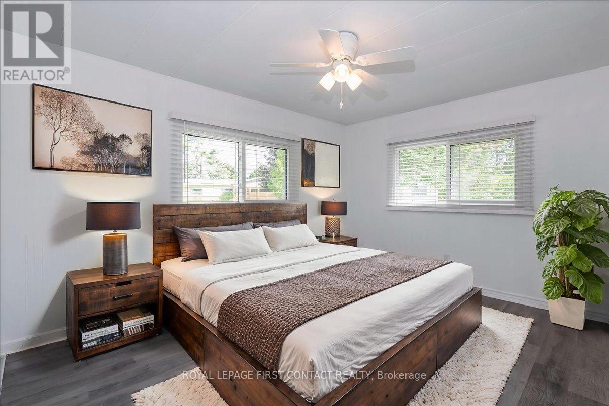 25 Hawthorne Drive, Innisfil, Ontario  L9S 1P1 - Photo 21 - N12371630