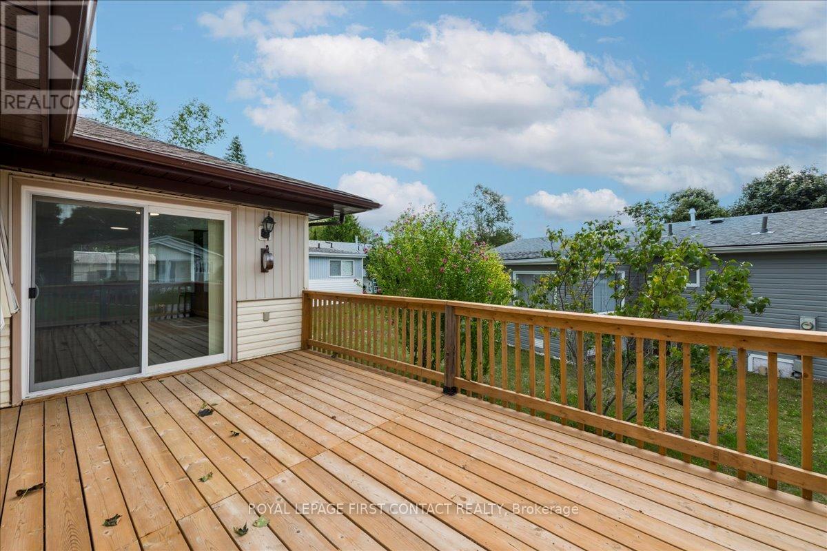 25 Hawthorne Drive, Innisfil, Ontario  L9S 1P1 - Photo 28 - N12371630