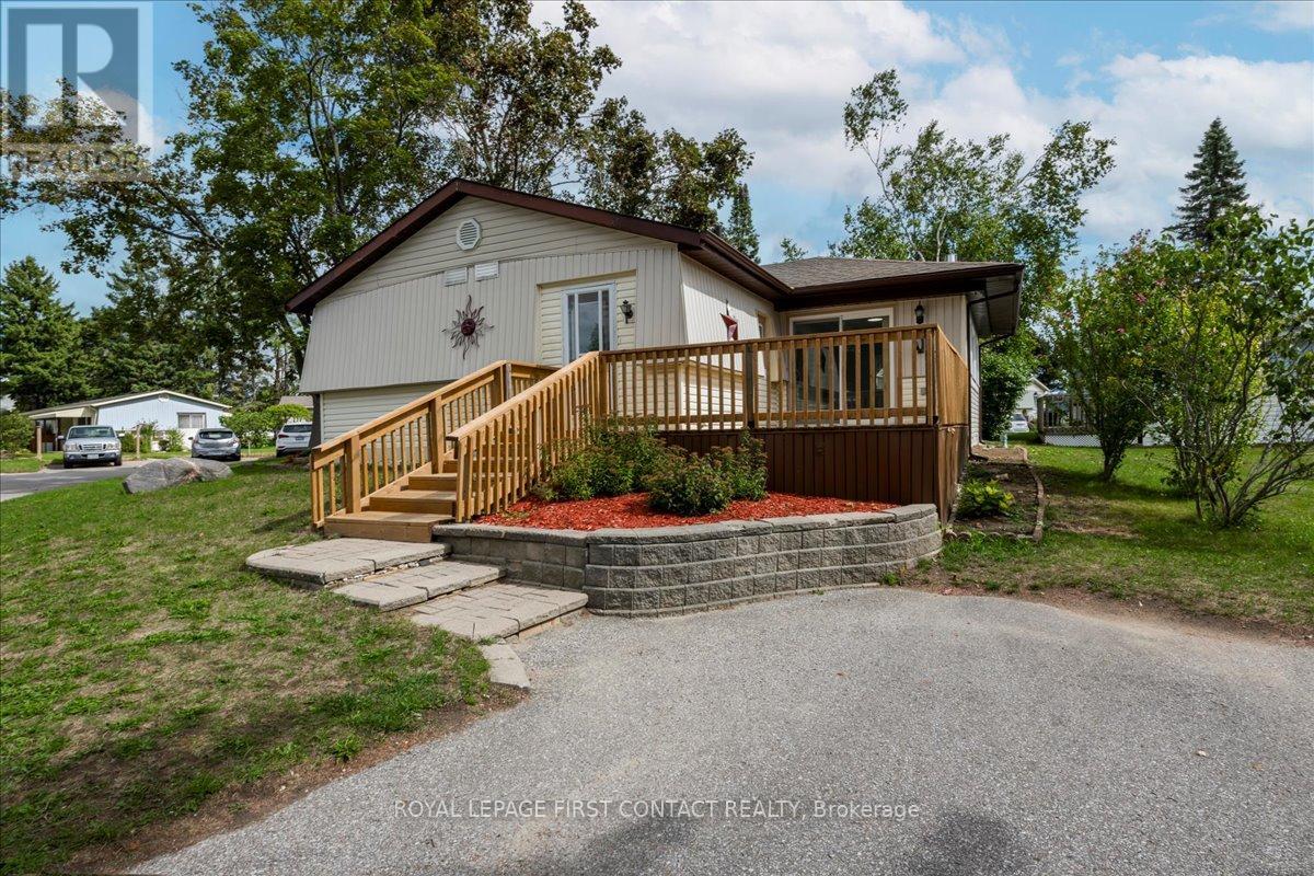 25 Hawthorne Drive, Innisfil, Ontario  L9S 1P1 - Photo 3 - N12371630