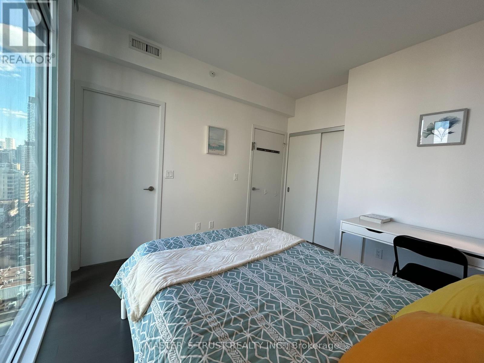 1702 - 75 St Nicholas Street, Toronto, Ontario  M4Y 0A5 - Photo 10 - C12371502