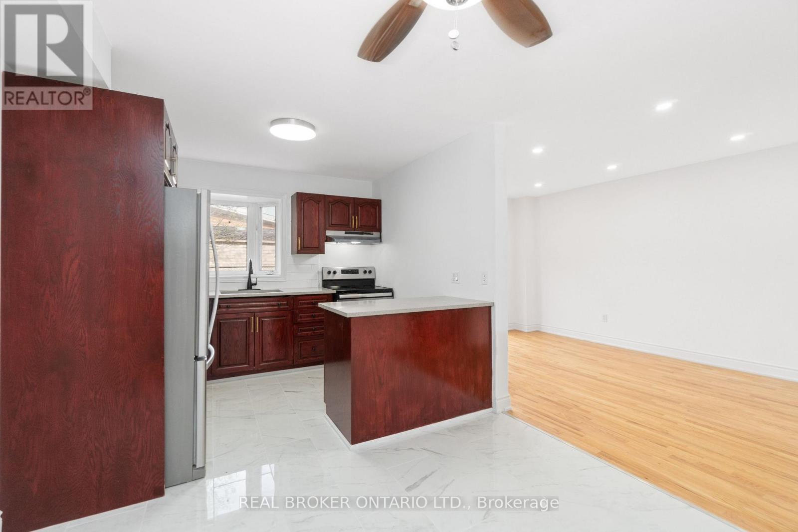 3 A Southpark Drive, Ottawa, Ontario  K1B 3B8 - Photo 15 - X12371686