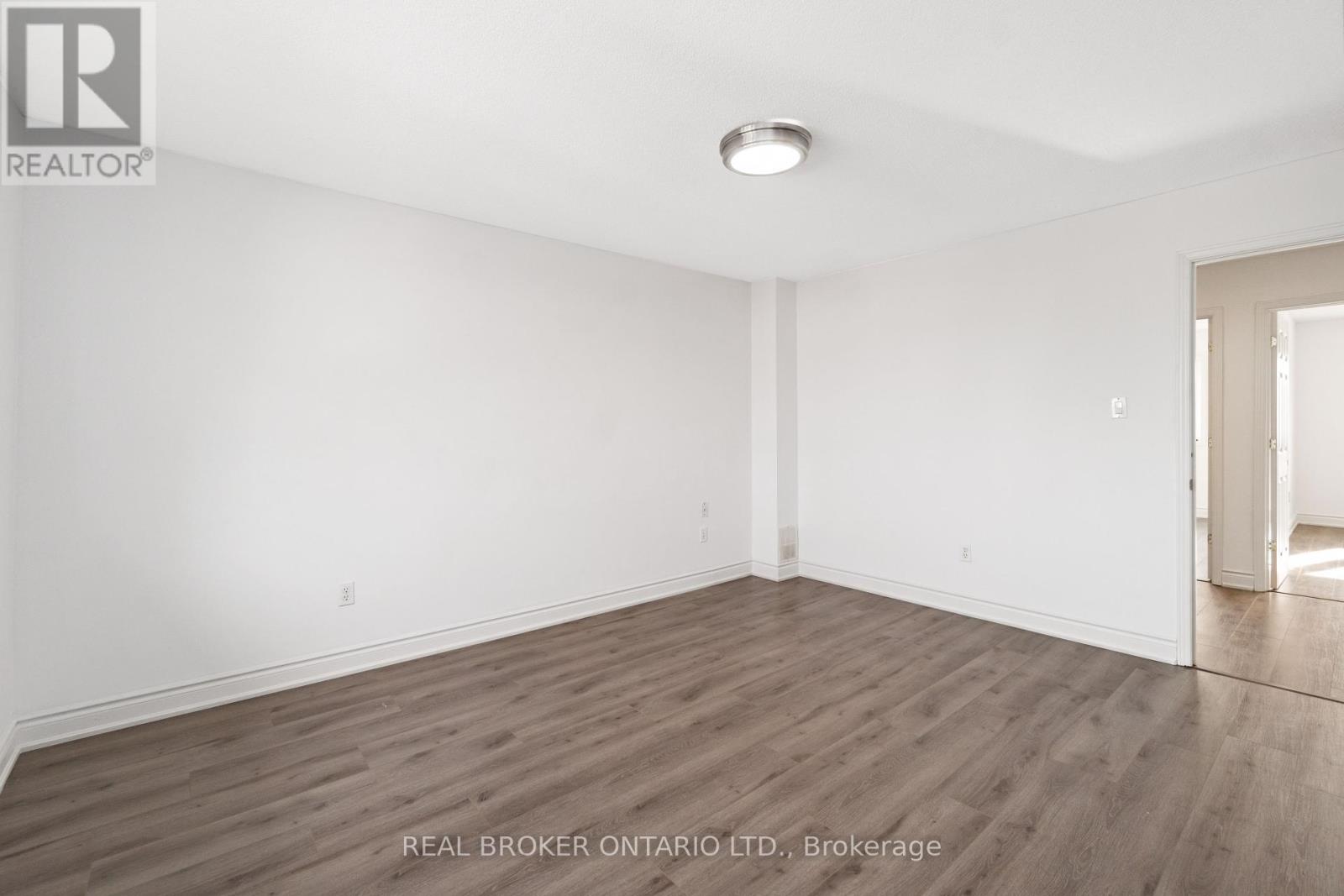 3 A Southpark Drive, Ottawa, Ontario  K1B 3B8 - Photo 32 - X12371686