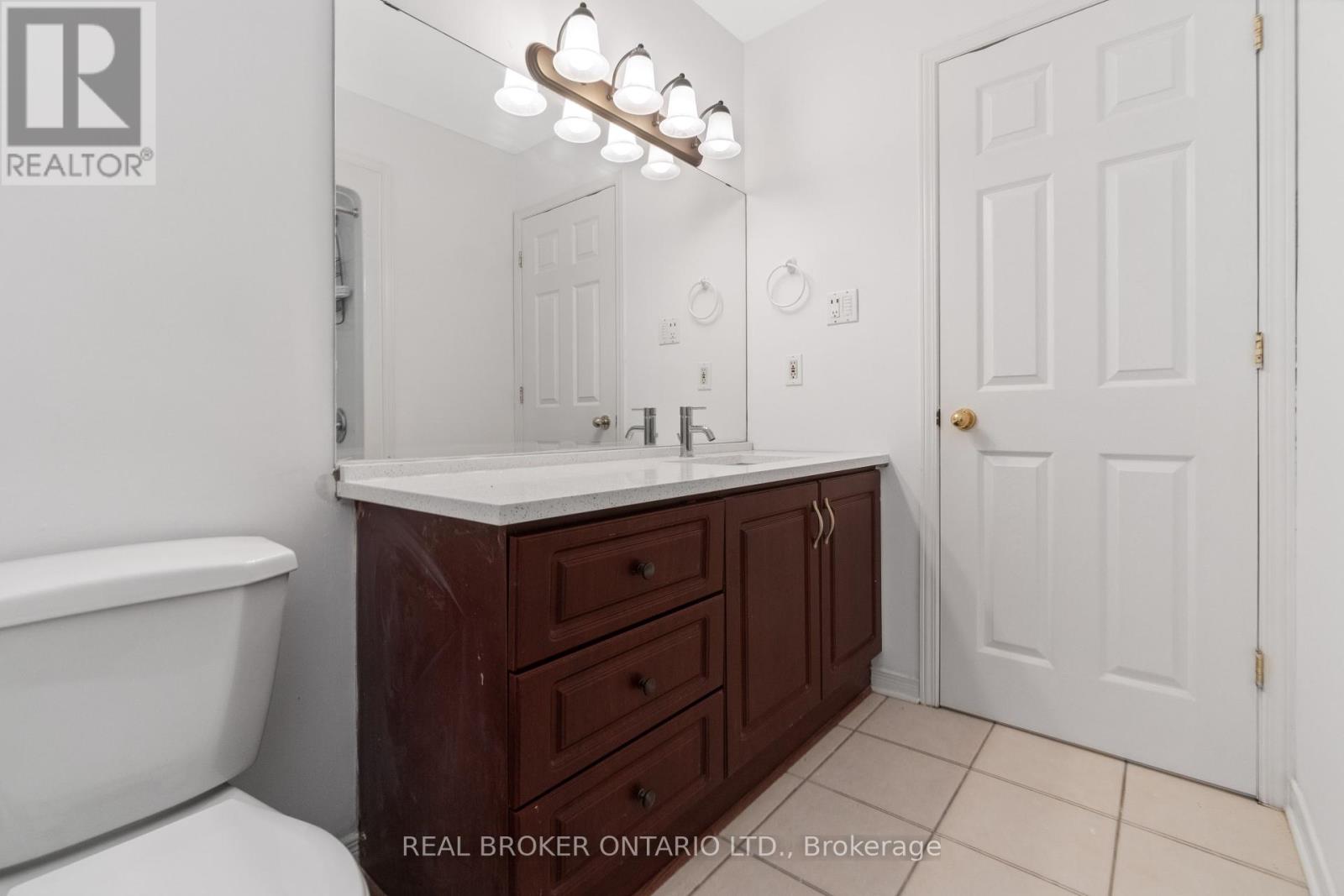 3 A Southpark Drive, Ottawa, Ontario  K1B 3B8 - Photo 37 - X12371686