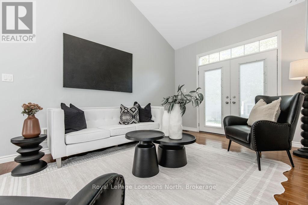 49 Providence Way, Wasaga Beach, Ontario  L9Z 0G3 - Photo 13 - S12371671
