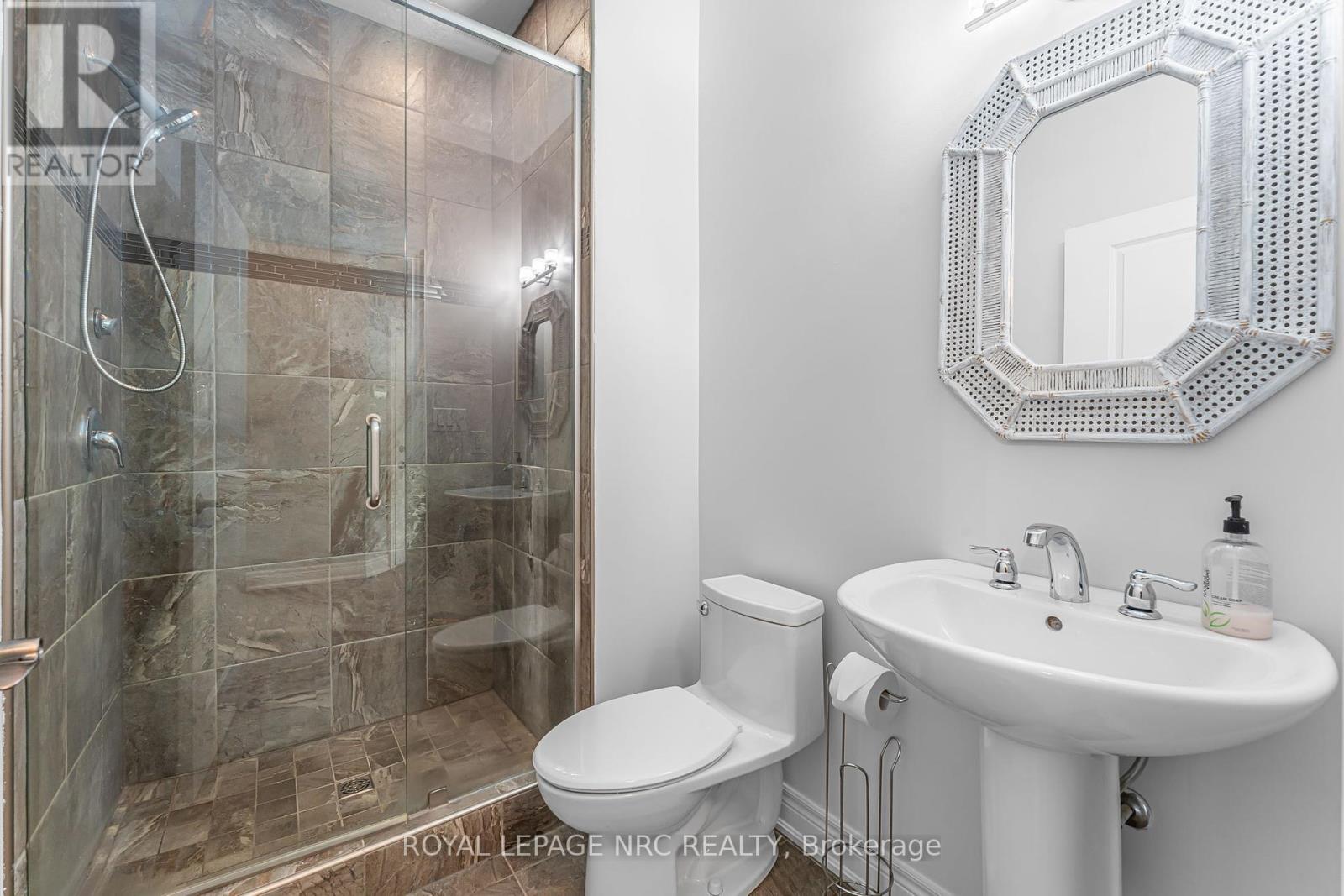 79 Sunrise Court, Fort Erie, Ontario  L0S 1N0 - Photo 7 - X12371672