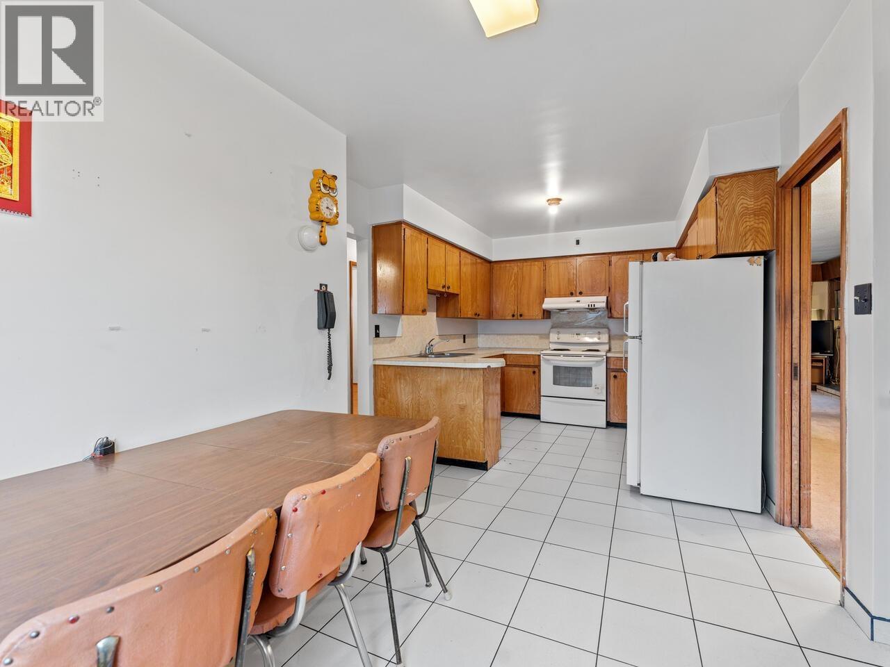 Listing Picture 8 of 21 : 2007 E 2ND AVENUE, Vancouver / 溫哥華 - 魯藝地產 Yvonne Lu Group - MLS Medallion Club Member