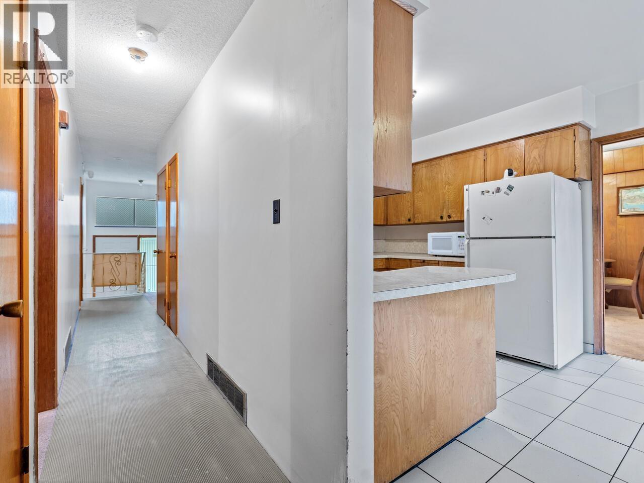 Listing Picture 9 of 21 : 2007 E 2ND AVENUE, Vancouver / 溫哥華 - 魯藝地產 Yvonne Lu Group - MLS Medallion Club Member