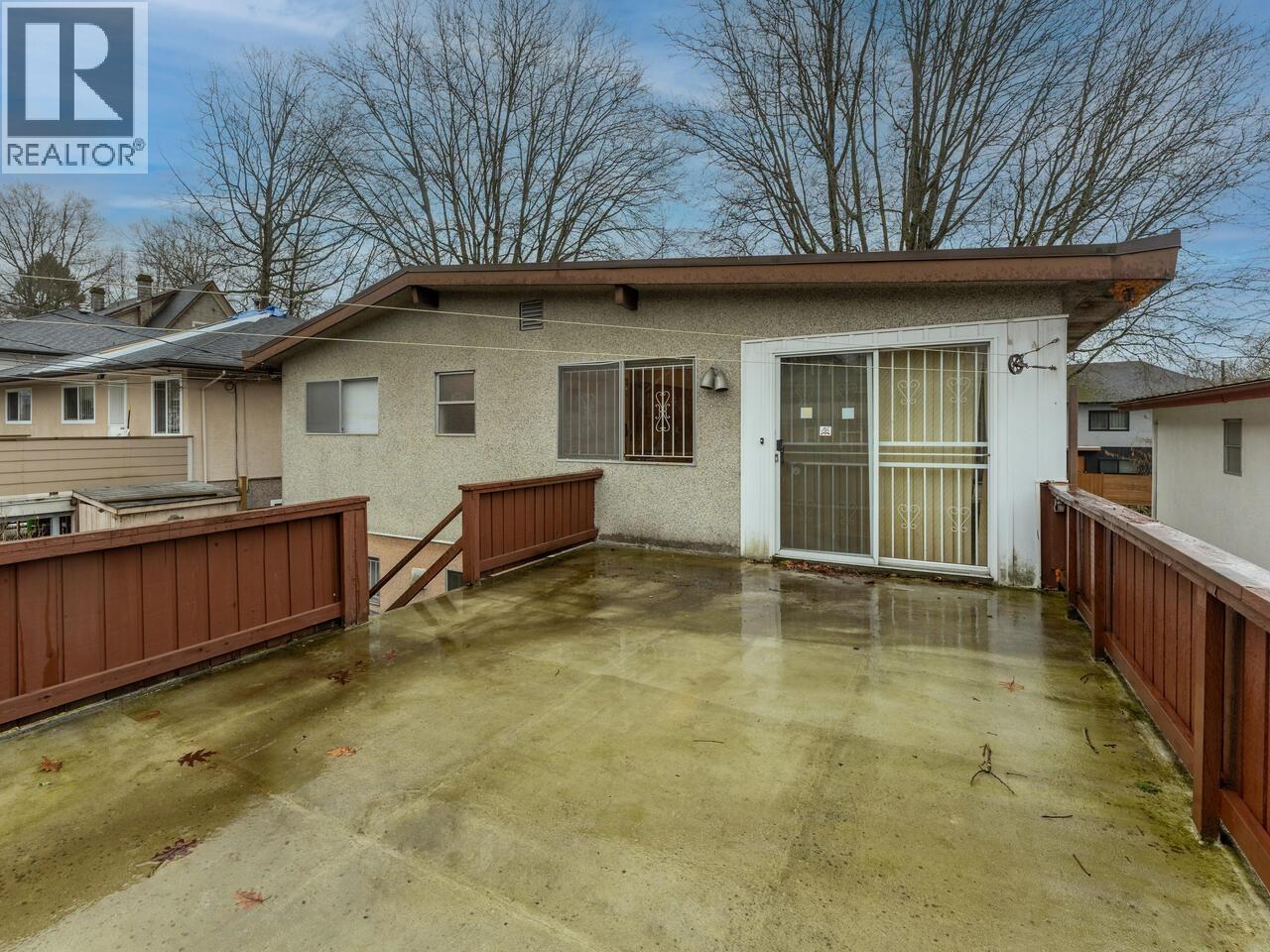 Listing Picture 16 of 21 : 2007 E 2ND AVENUE, Vancouver / 溫哥華 - 魯藝地產 Yvonne Lu Group - MLS Medallion Club Member