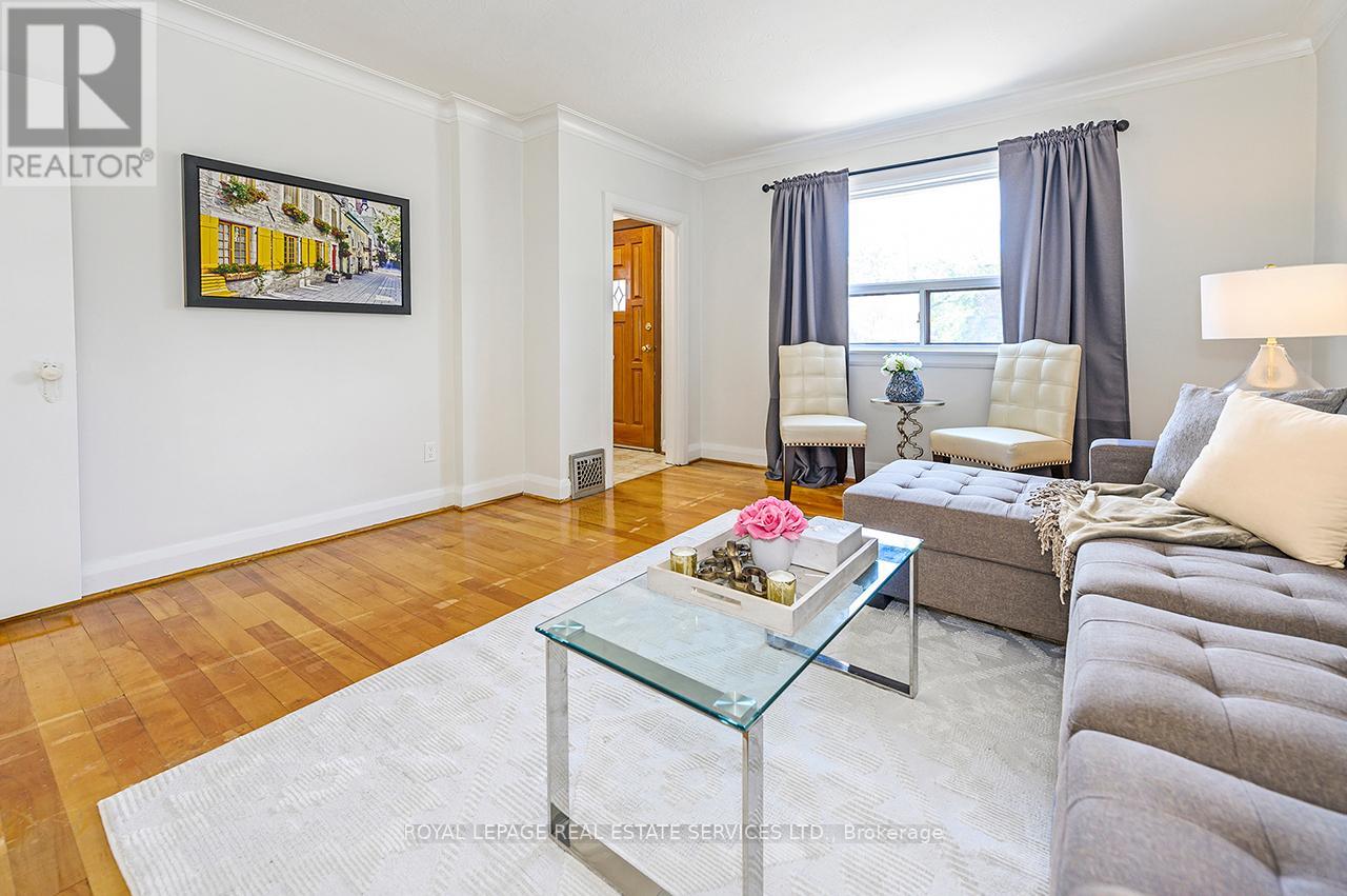 393 Glenholme Avenue, Toronto, Ontario  M6E 3E6 - Photo 14 - C12371659