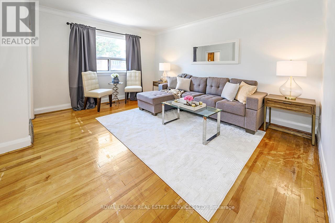 393 Glenholme Avenue, Toronto, Ontario  M6E 3E6 - Photo 15 - C12371659