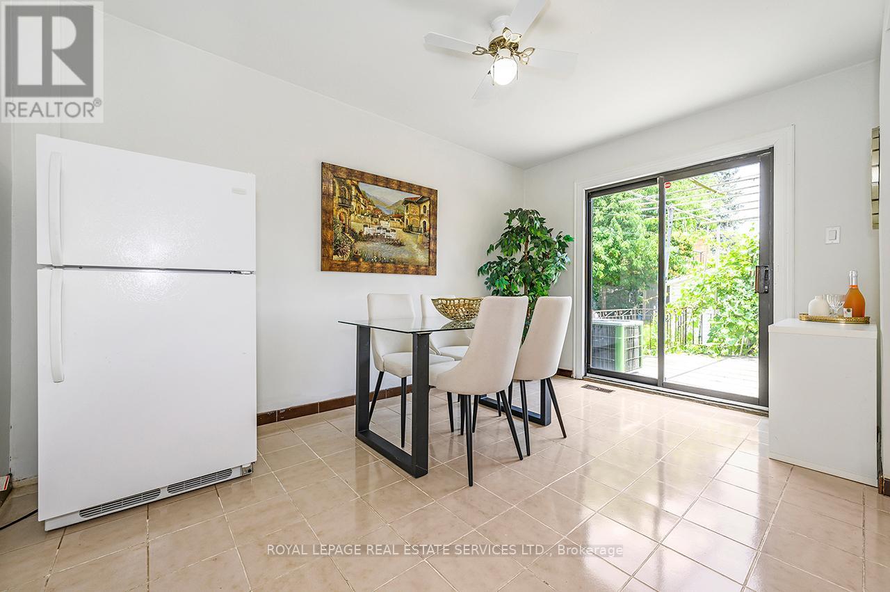 393 Glenholme Avenue, Toronto, Ontario  M6E 3E6 - Photo 19 - C12371659