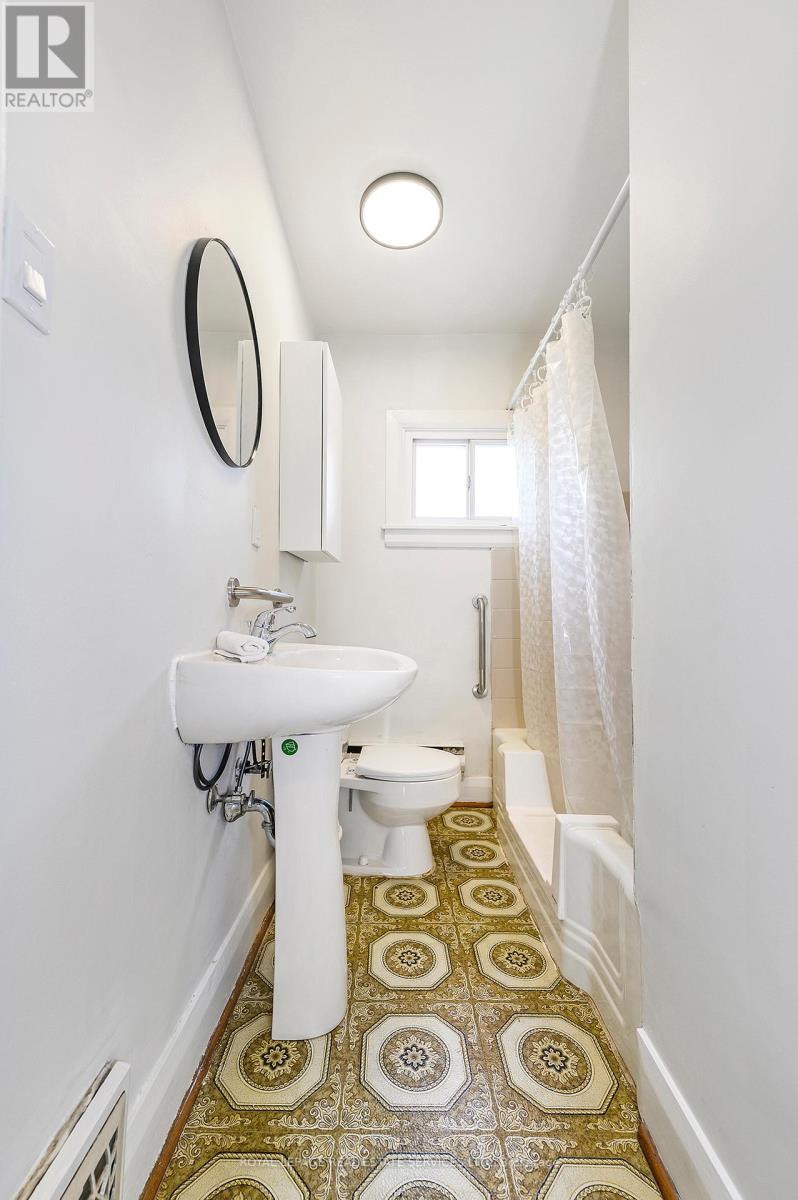 393 Glenholme Avenue, Toronto, Ontario  M6E 3E6 - Photo 27 - C12371659