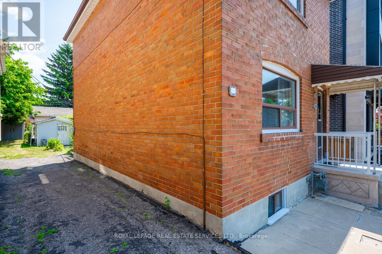 393 Glenholme Avenue, Toronto, Ontario  M6E 3E6 - Photo 8 - C12371659