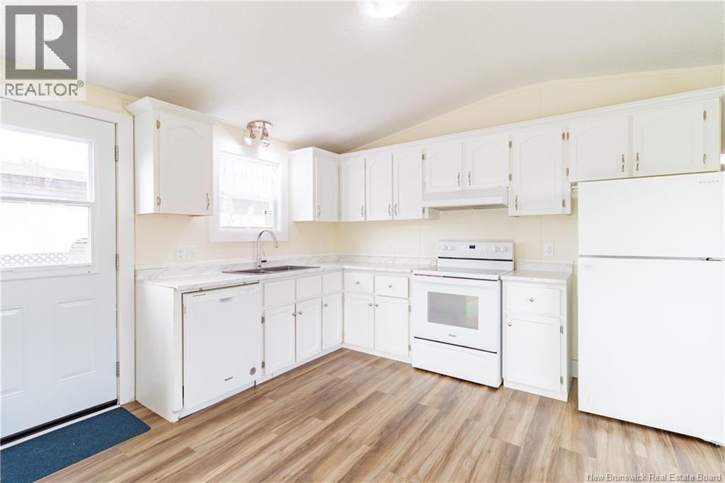 10 Hedgeview Drive, Hanwell, New Brunswick  E3B 6S1 - Photo 5 - NB121038