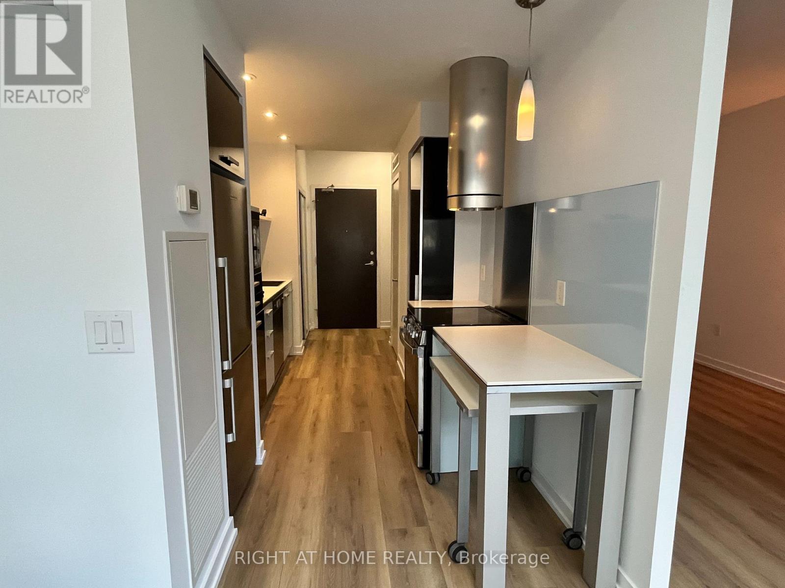 202 - 38 Dan Leckie Way, Toronto (Waterfront Communities), Ontario  M5V 2V6 - Photo 14 - C12365145