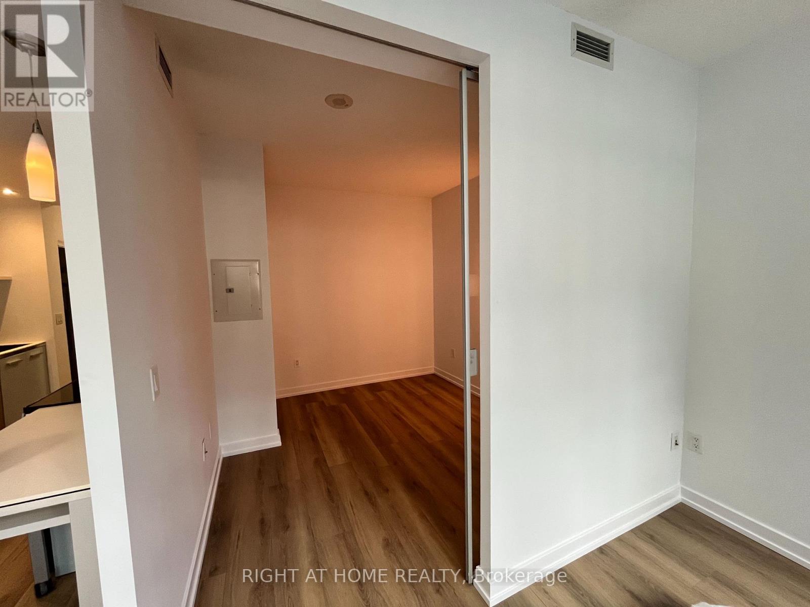 202 - 38 Dan Leckie Way, Toronto (Waterfront Communities), Ontario  M5V 2V6 - Photo 25 - C12365145