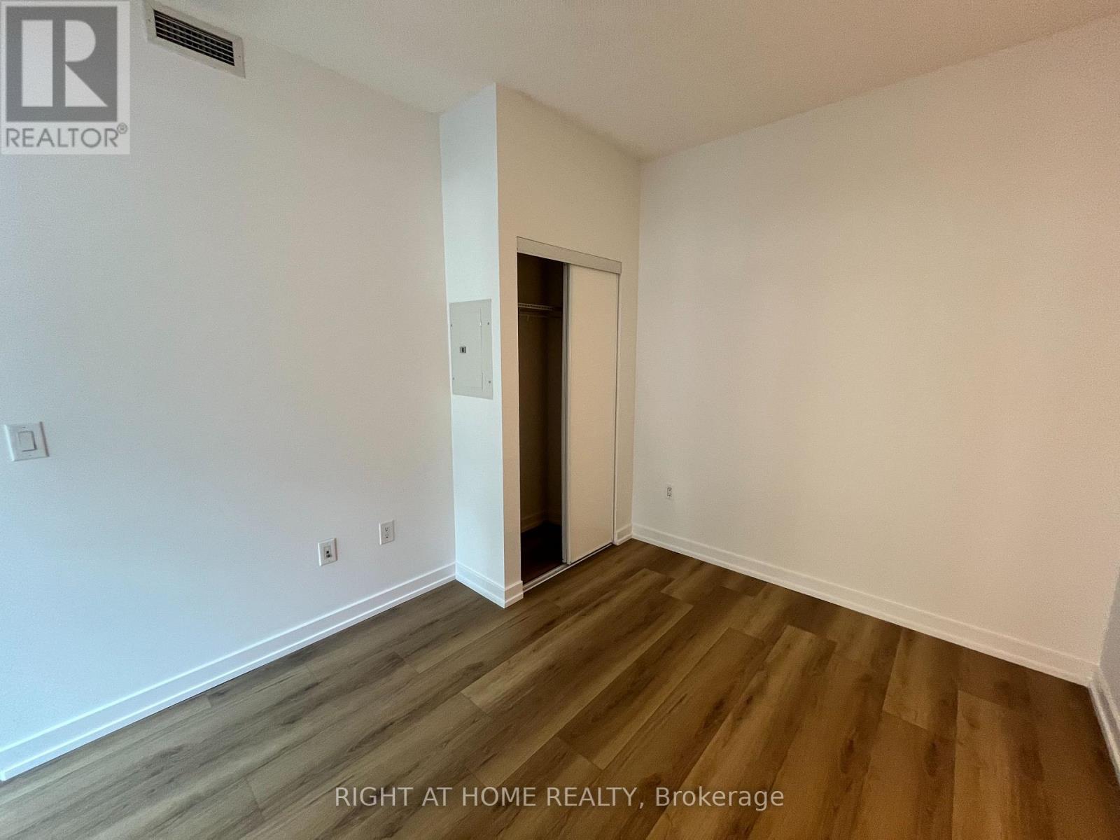 202 - 38 Dan Leckie Way, Toronto (Waterfront Communities), Ontario  M5V 2V6 - Photo 29 - C12365145