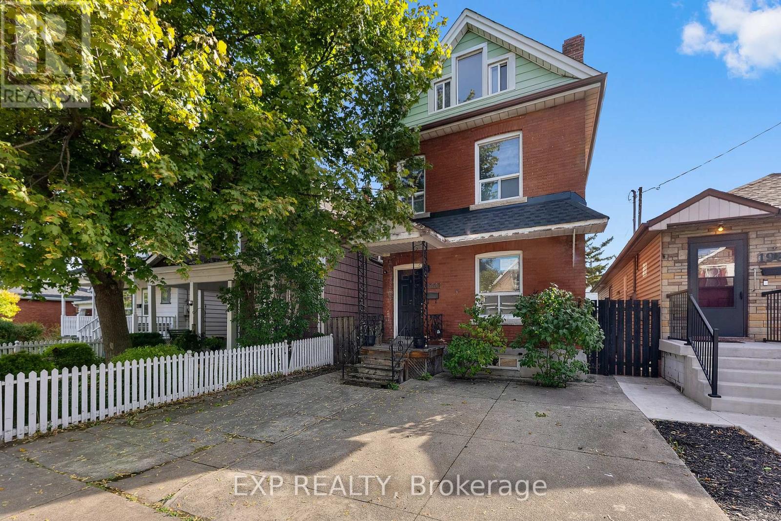 200 Kensington Avenue N, Hamilton, Ontario  L8L 7N7 - Photo 4 - X12371329