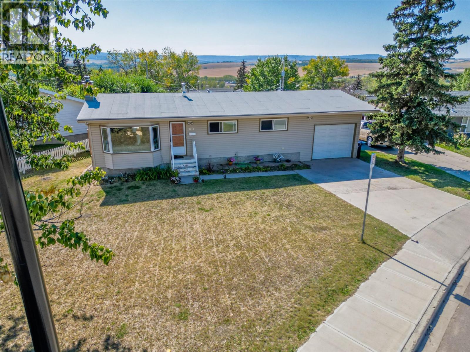 1713 92 Avenue, Dawson Creek, British Columbia