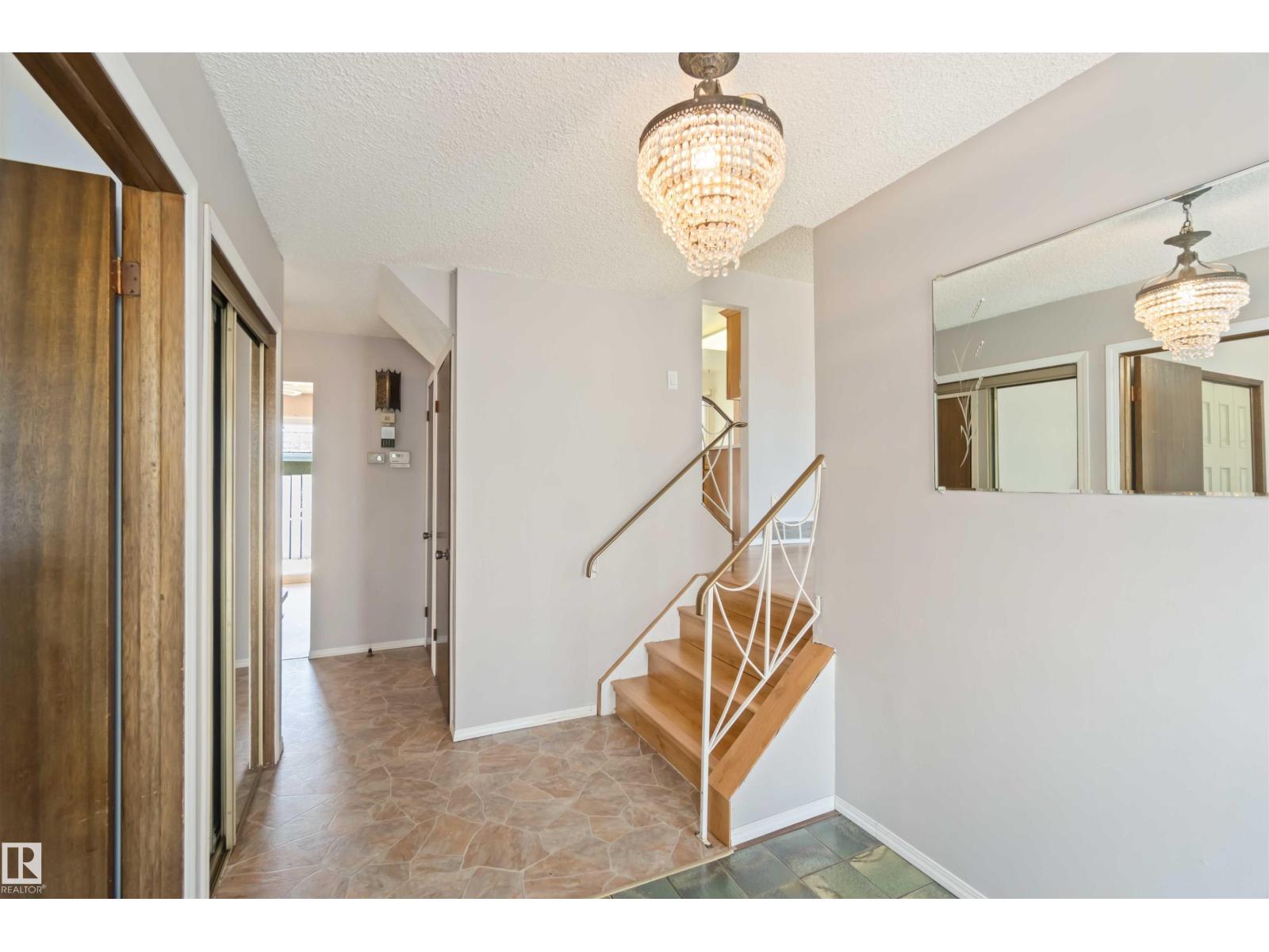 4304 79 St Nw Nw, Edmonton, Alberta  T9E 0R7 - Photo 4 - E4455440