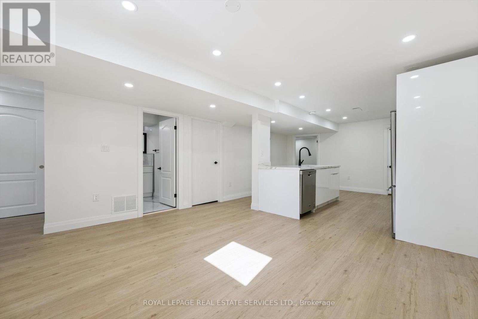 Bsmt Apt - 3872 Densbury Drive, Mississauga, Ontario  L5N 6Y9 - Photo 10 - W12371706