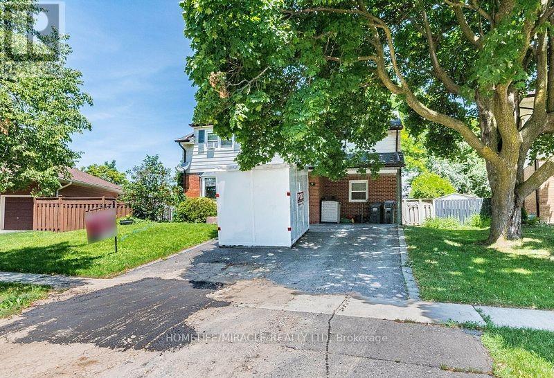 9 CRESTVIEW AVENUE, Brampton, Ontario