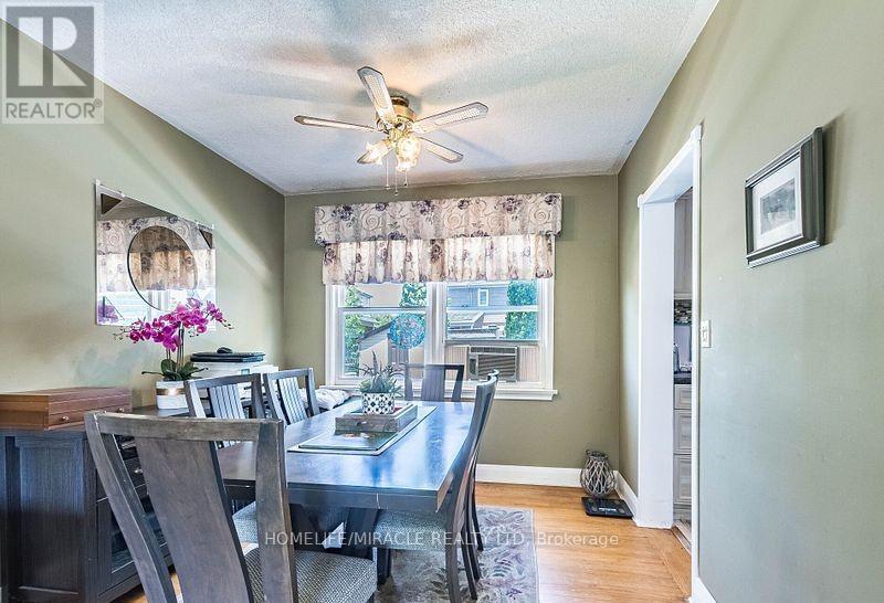 9 Crestview Avenue, Brampton, Ontario  L6R 2R7 - Photo 10 - W12371707