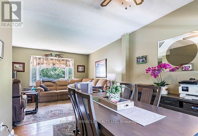 9 Crestview Avenue, Brampton, Ontario  L6R 2R7 - Photo 11 - W12371707