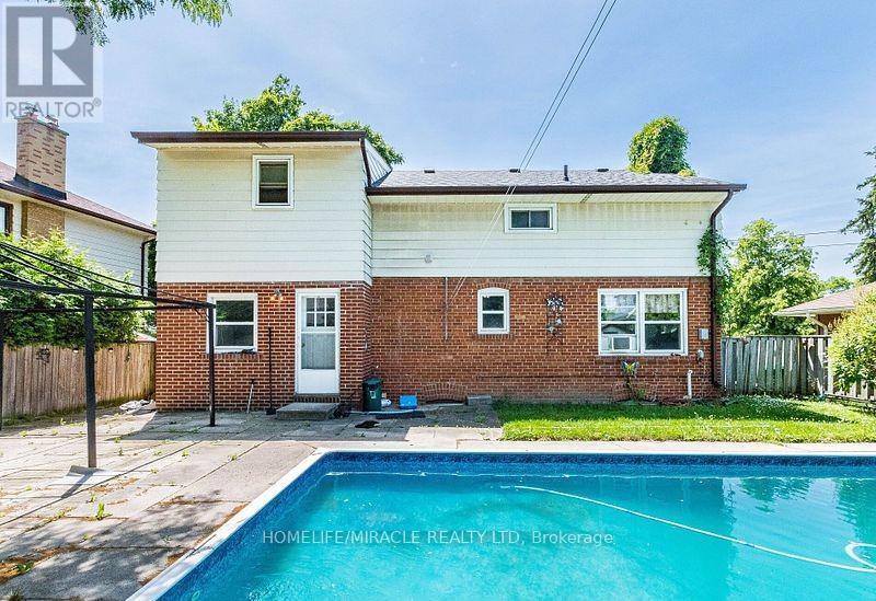 9 Crestview Avenue, Brampton, Ontario  L6R 2R7 - Photo 34 - W12371707