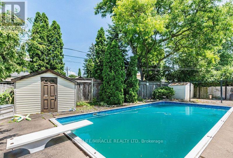 9 Crestview Avenue, Brampton, Ontario  L6R 2R7 - Photo 36 - W12371707
