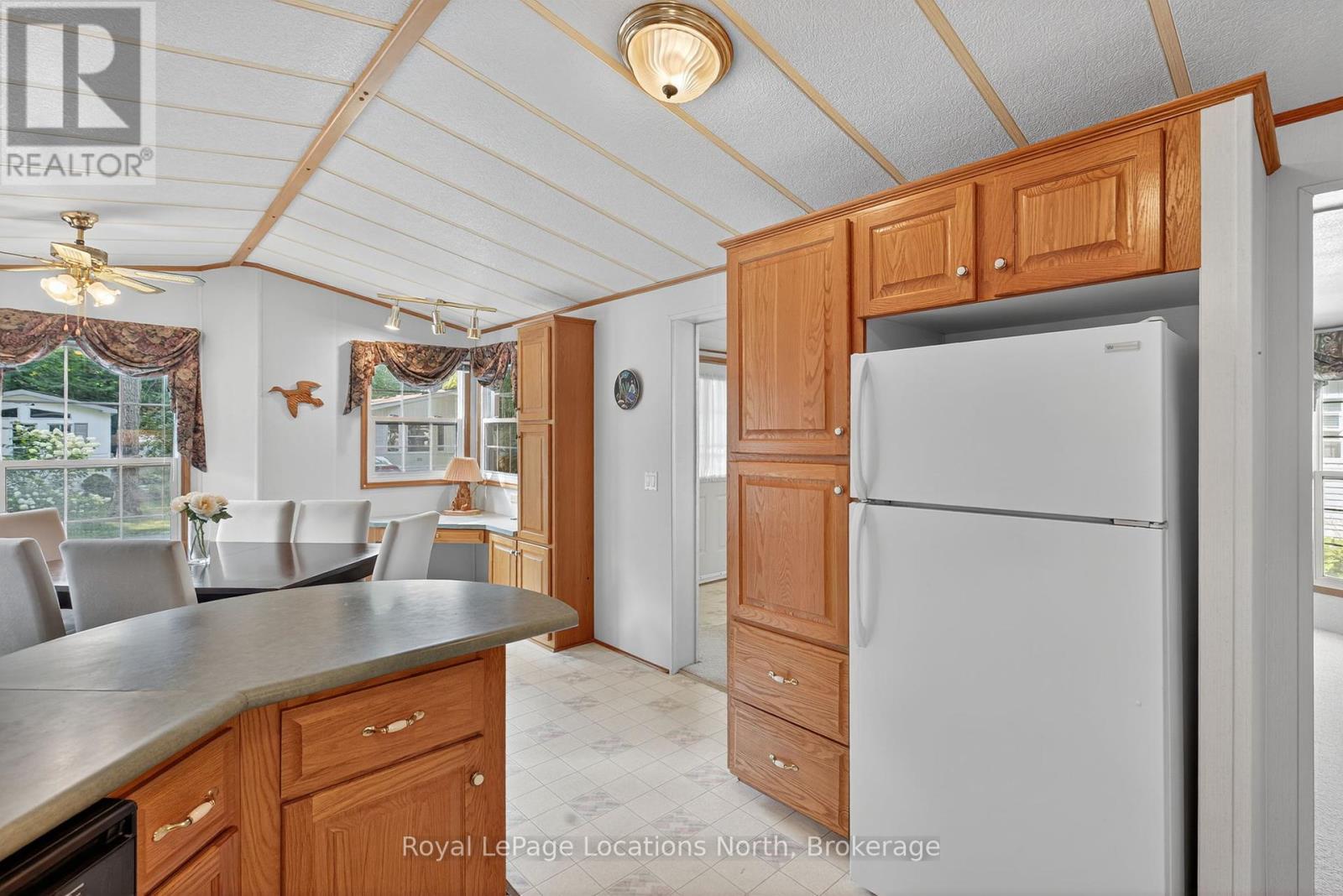 35 The Boardwalk, Wasaga Beach, Ontario  L9Z 3A8 - Photo 24 - S12348263