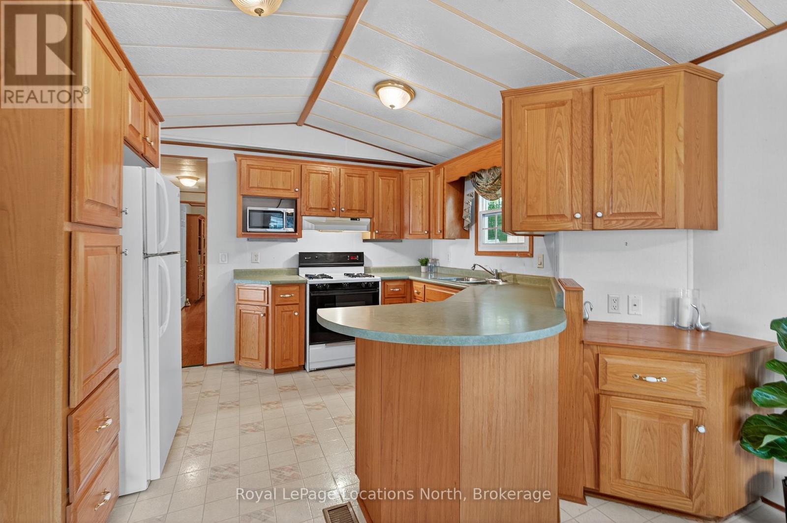 35 The Boardwalk, Wasaga Beach, Ontario  L9Z 3A8 - Photo 22 - S12348263