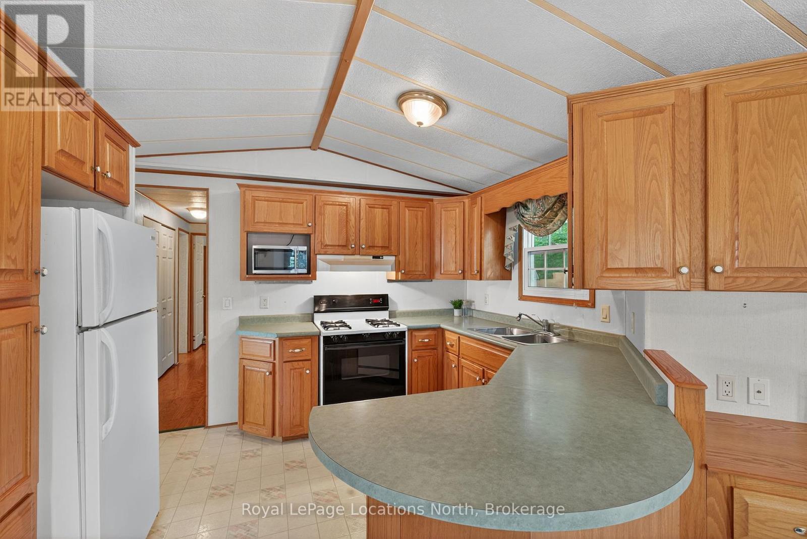 35 The Boardwalk, Wasaga Beach, Ontario  L9Z 3A8 - Photo 23 - S12348263