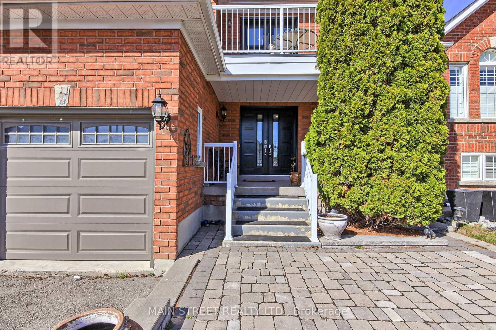 Property at 46 SILVERSTONE CRESCENT image 3