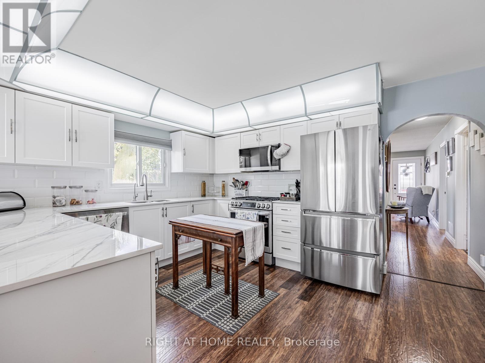 1 Maple Grove Street, Whitchurch-Stouffville, Ontario  L4A 7X3 - Photo 11 - N12371769
