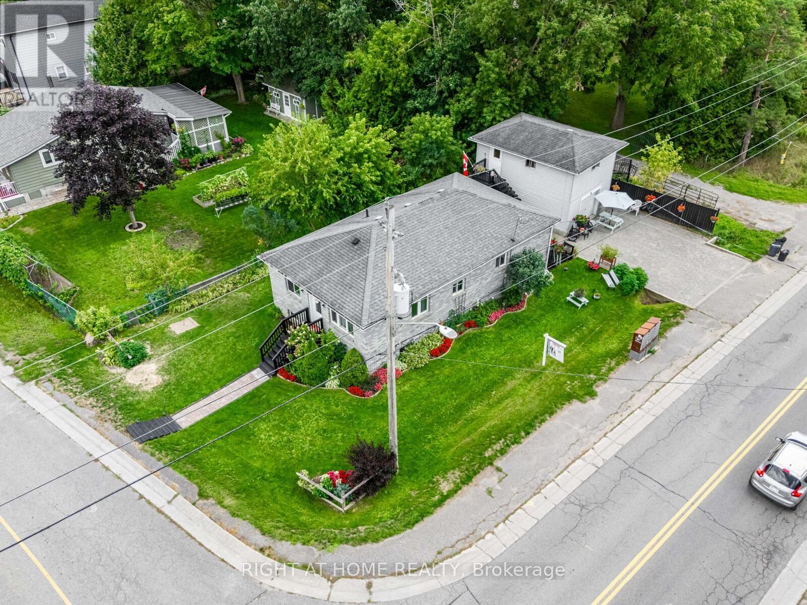 1 Maple Grove Street, Whitchurch-Stouffville, Ontario  L4A 7X3 - Photo 35 - N12371769