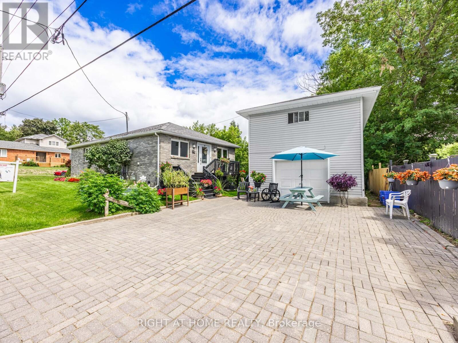 1 Maple Grove Street, Whitchurch-Stouffville, Ontario  L4A 7X3 - Photo 38 - N12371769