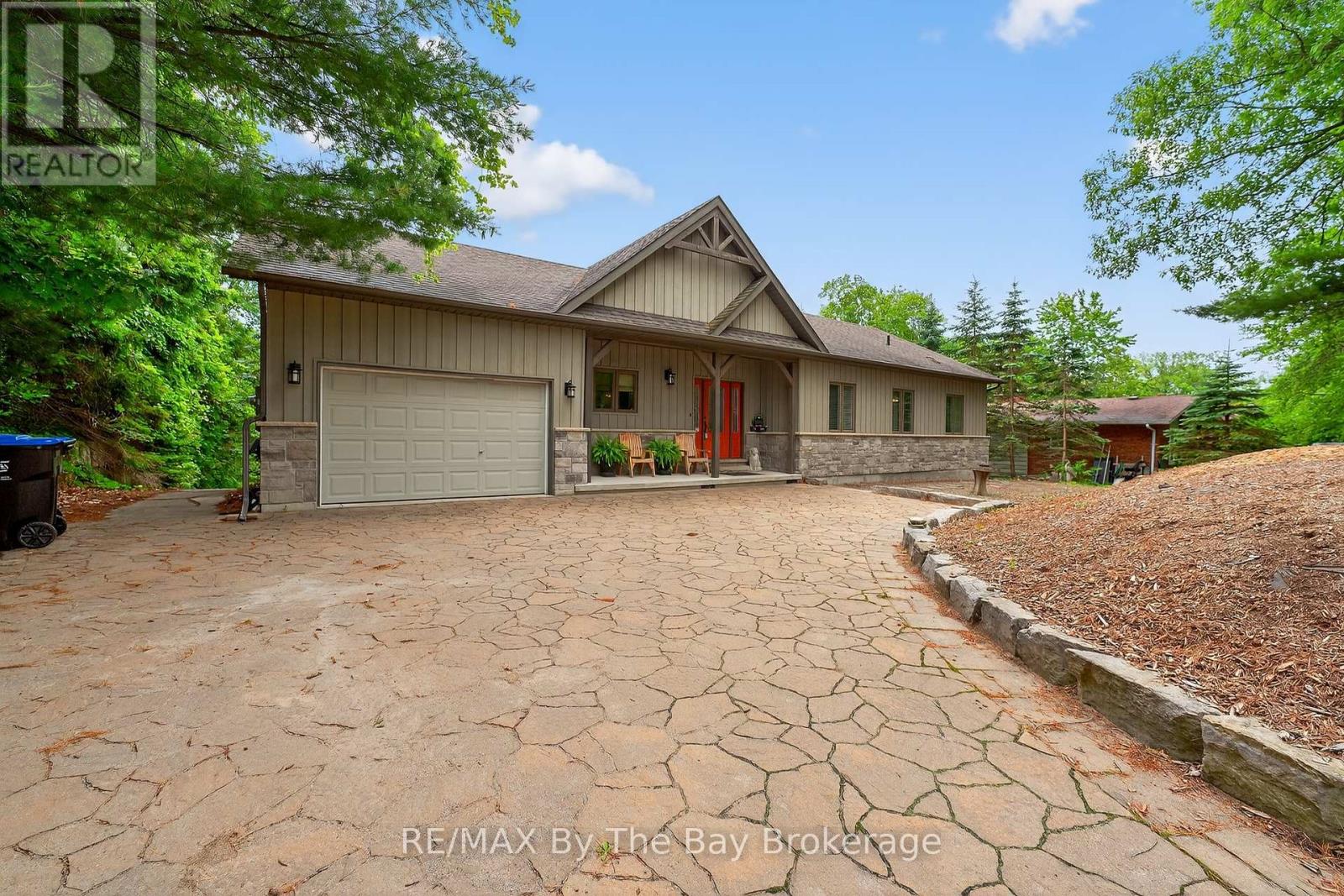 19 Oak Lea Boulevard, Wasaga Beach, Ontario  L9Z 2V1 - Photo 3 - S12274787