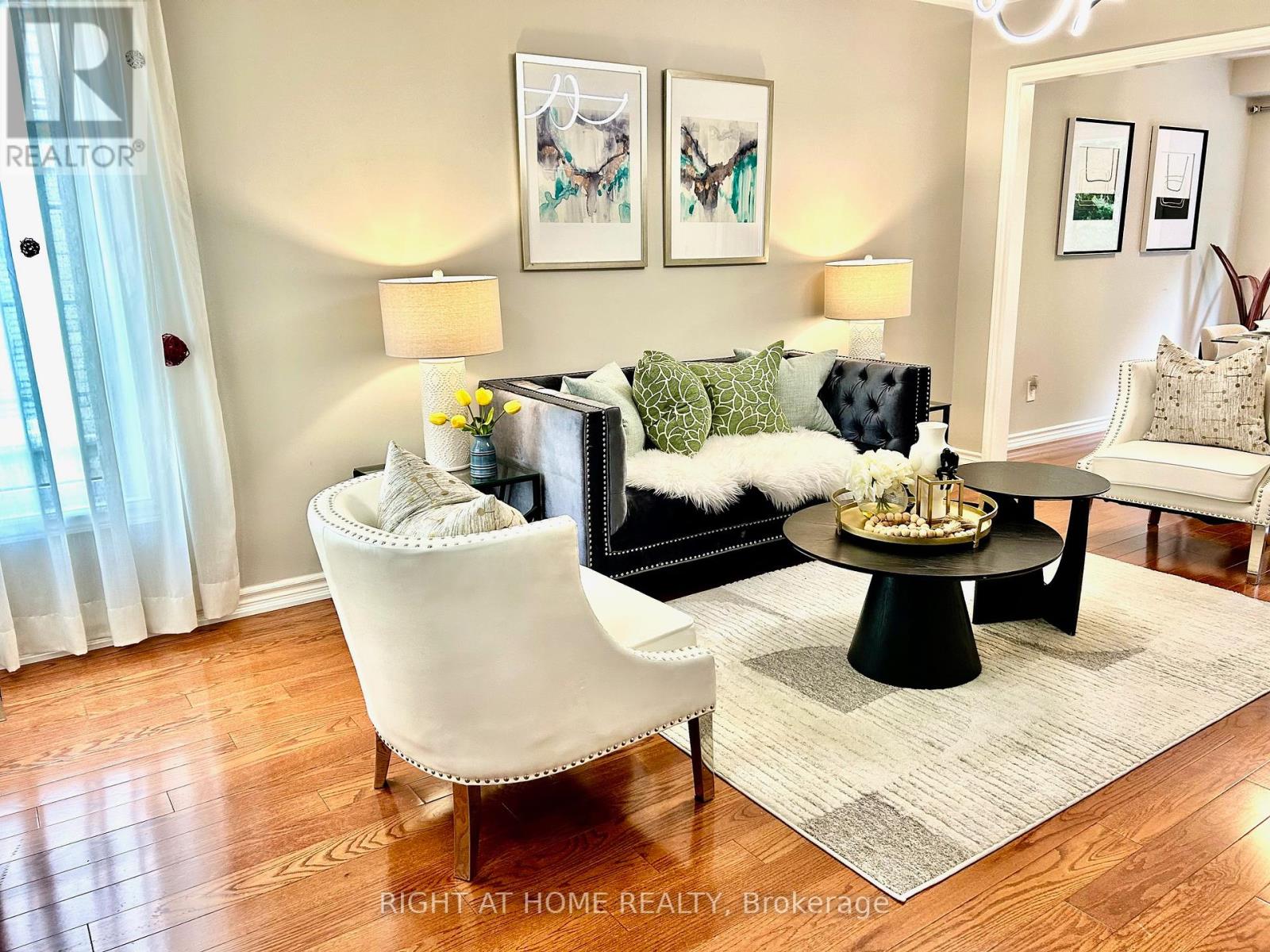 32 HEATHCLIFFE SQUARE, Brampton, Ontario