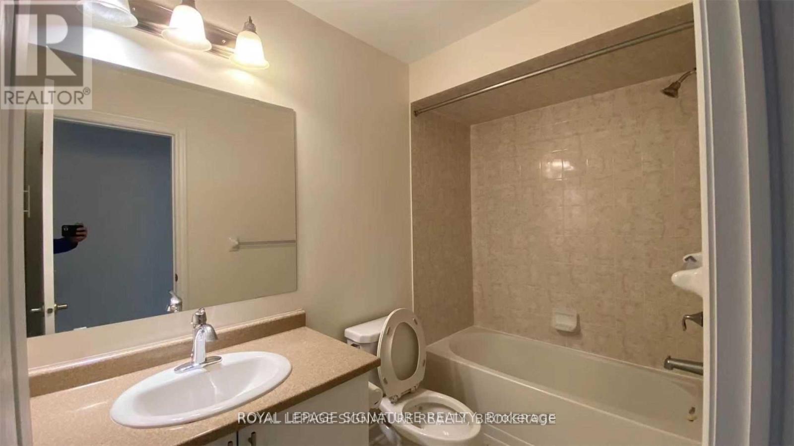 362 Leadwood Gate, Oakville, Ontario  L6M 1L7 - Photo 13 - W12371749