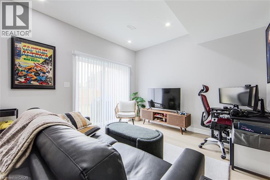 52 Sentinel Lane, Hamilton, Ontario  L9C 0E8 - Photo 6 - 40764799