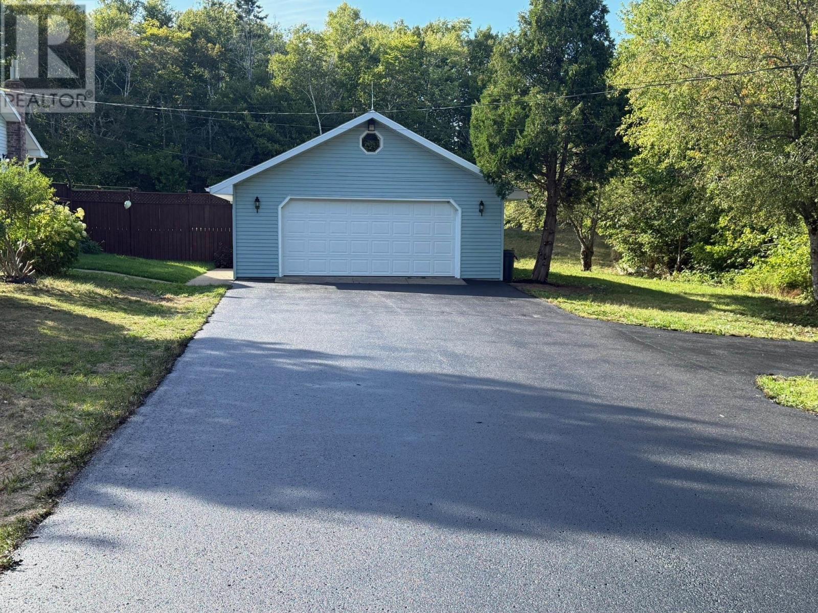 22 Oakland Drive, Howie Centre, Nova Scotia  B1L 1H1 - Photo 2 - 202522000