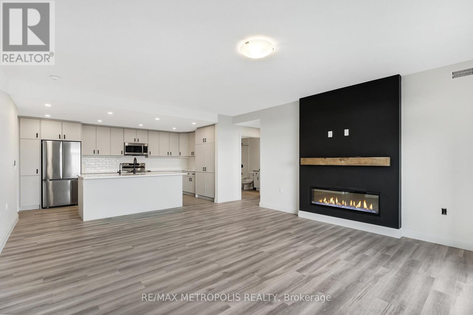 99b Farley Road, Centre Wellington, Ontario  N1M 0J9 - Photo 6 - X12370798