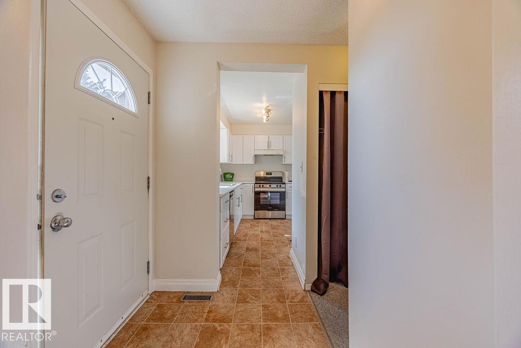 17034 100 St Nw Nw, Edmonton, Alberta  T5J 0N3 - Photo 6 - E4455446
