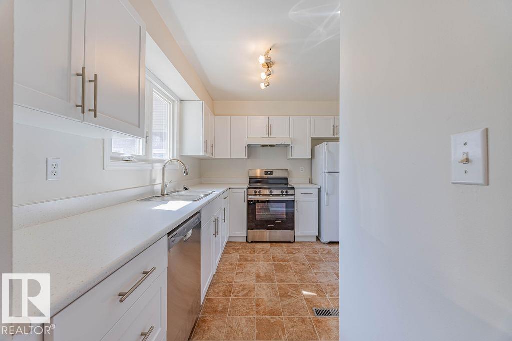 17034 100 St Nw Nw, Edmonton, Alberta  T5J 0N3 - Photo 7 - E4455446