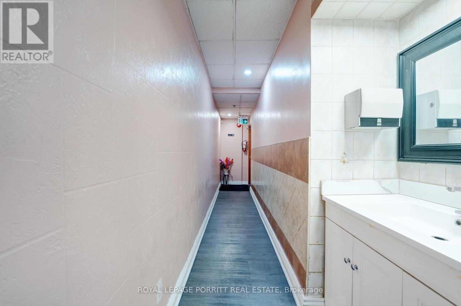 1330 Gerrard Street E, Toronto, Ontario  M4L 1Z1 - Photo 11 - E12371777