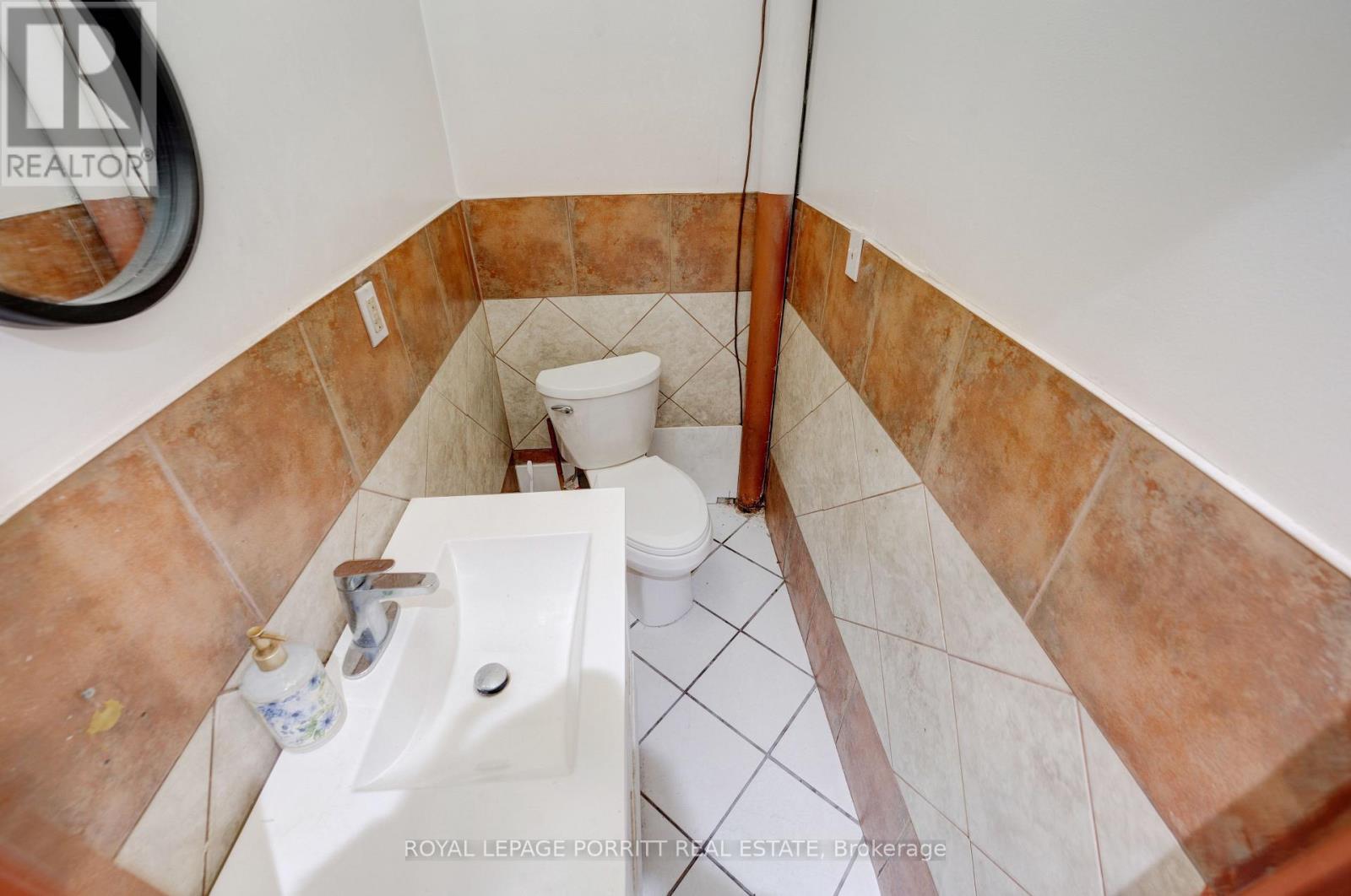 1330 Gerrard Street E, Toronto, Ontario  M4L 1Z1 - Photo 12 - E12371777